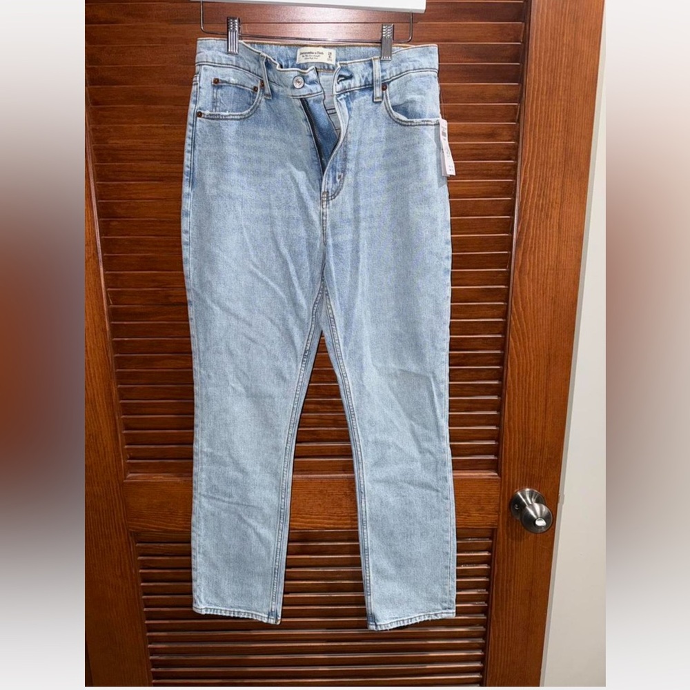 Abercrombie & Fitch Light Blue 90s slim Straight Leg Jeans 28s
